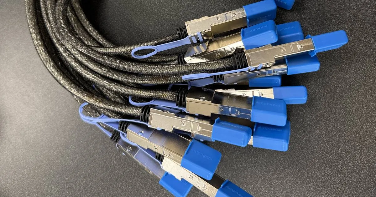 4 DGX Sparks: Switch or Switchless Ring?